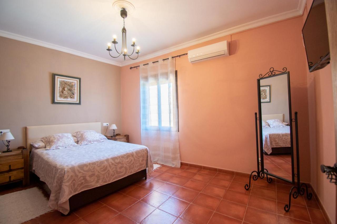 Villa Elisabeth Con Piscina Climatizada Chimenea Y Terraza Arriate Luaran gambar